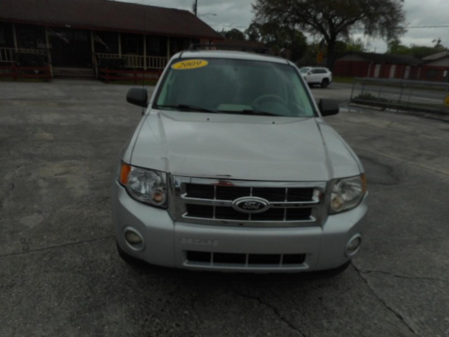 2009 SILVER FORD ESCAPE XLS (1FMCU02729K) , located at 390 Hansen Avenue, Orange Park, FL, 32065, (904) 276-7933, 30.130497, -81.787529 - Photo#0